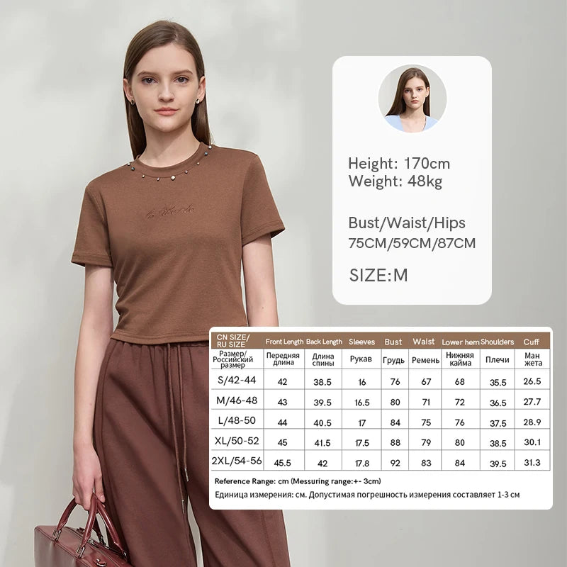 Damen Kurzarm T-Shirt im minimalistischen Design für den Sommer 2025