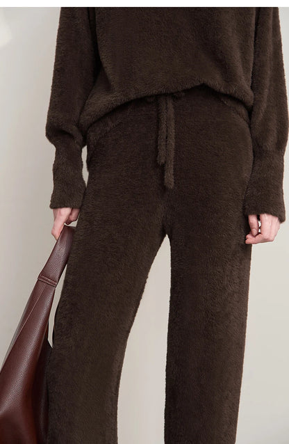 Dunkelbraune Fleece-Hose mit Tunnelzugbund und weitem Bein, Detailansicht der Taille