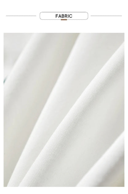 Damen T-Shirt im Minimalismus-Stil mit V-Ausschnitt und Kontrastnähten