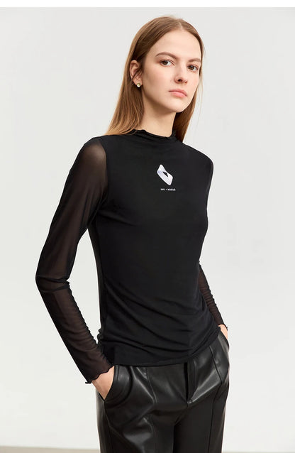Damen T-Shirt aus gedrucktem Mesh mit slim-fit Halb Stehkragen