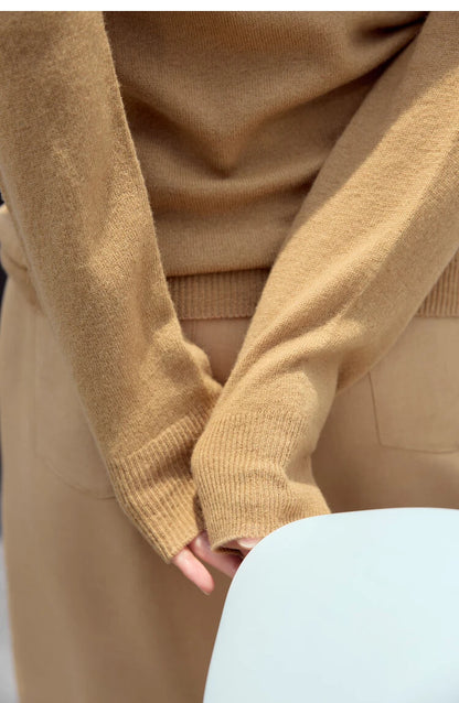 Beiger Feinstrick-Pullover mit Rippenbündchen und geradem Saum