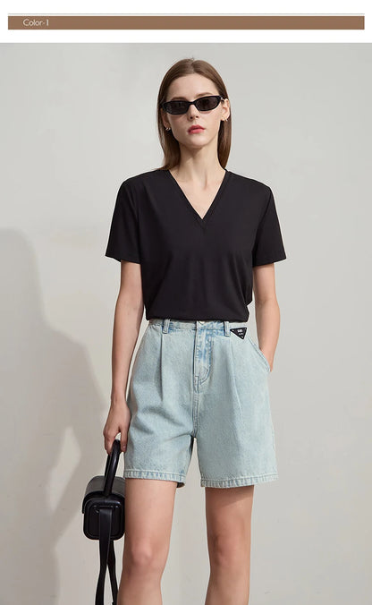 Damen Top im minimalistischen Sommerstil mit einfarbiger Buchstabenstickerei