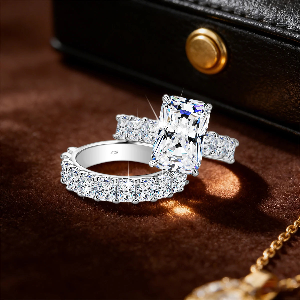 Damen-Verlobungsring Aus 925er Sterlingsilber Mit Radiant-Cut Moissanite 5 Karat Farbe D VVS GRA Zertifiziert