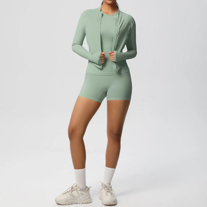 Damen-Yoga-Set: hellgrünes Longsleeve mit Reißverschluss und kurze Leggings, 3-teilig