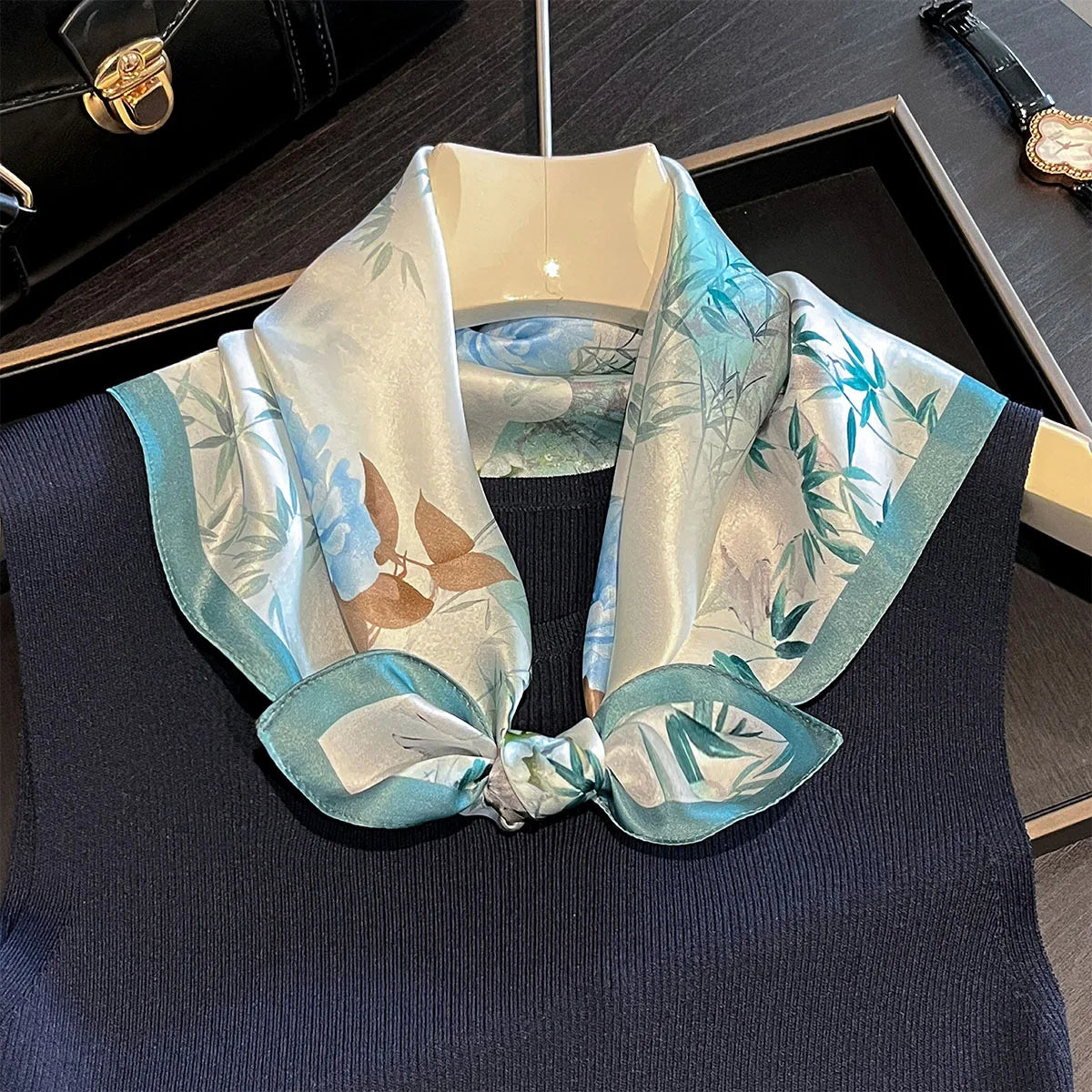 Damen Seidensatin Schal quadratisch Blumenprint Kopftuch Bandana Hijab Neu F