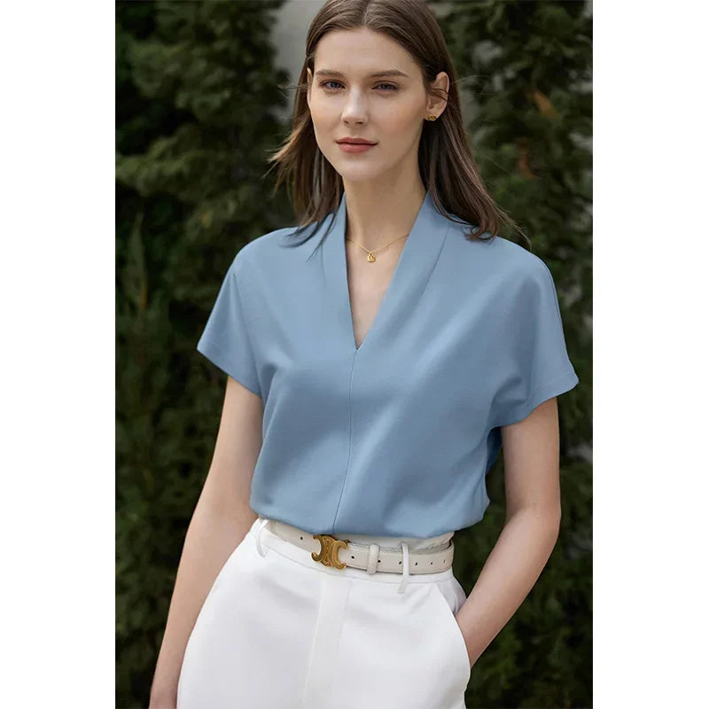 Damen T-Shirt im klassischen Stil mit lässigem V-Ausschnitt und Kurzarm