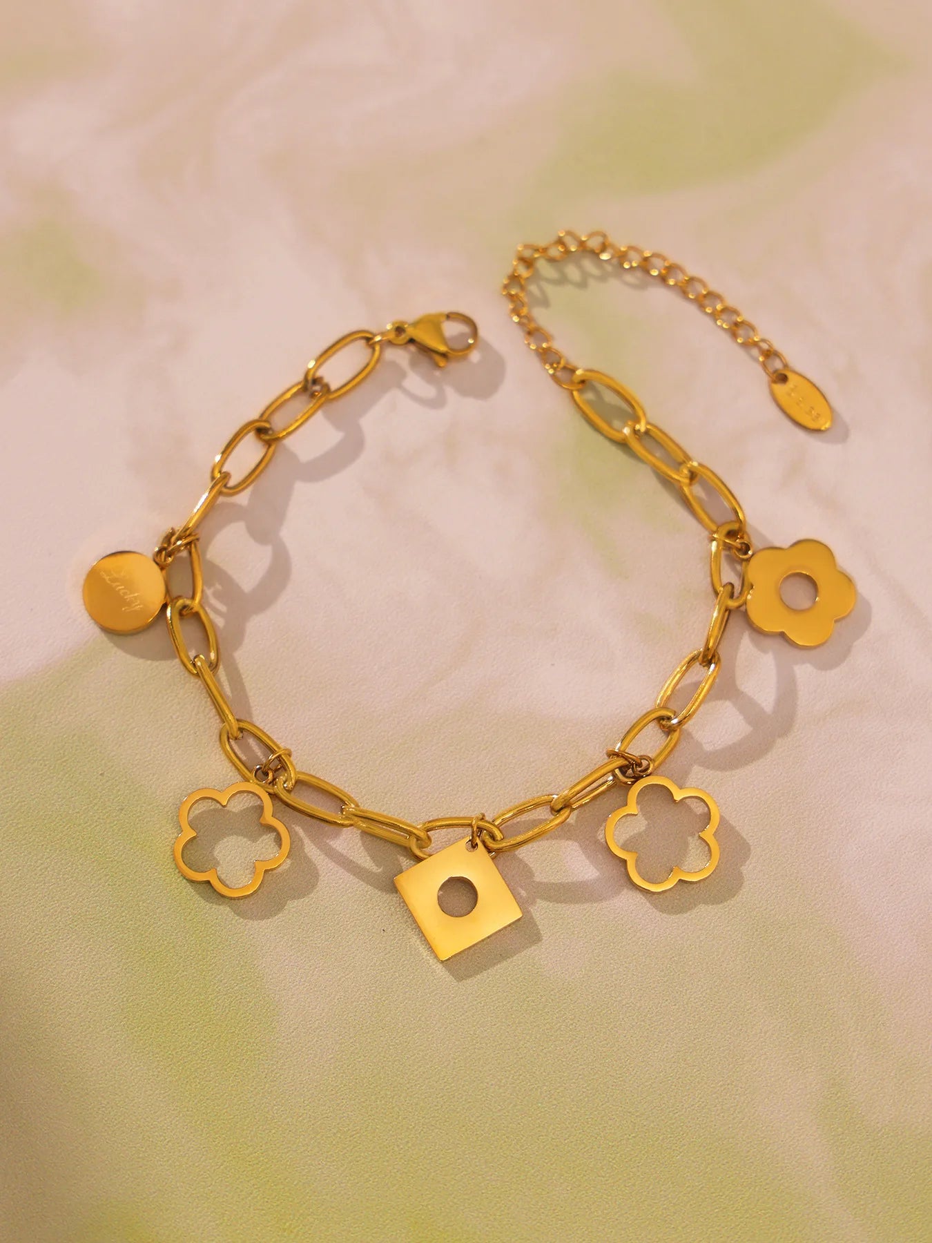 Damen-Charm-Armband mit Blumenmotiv aus Edelstahl