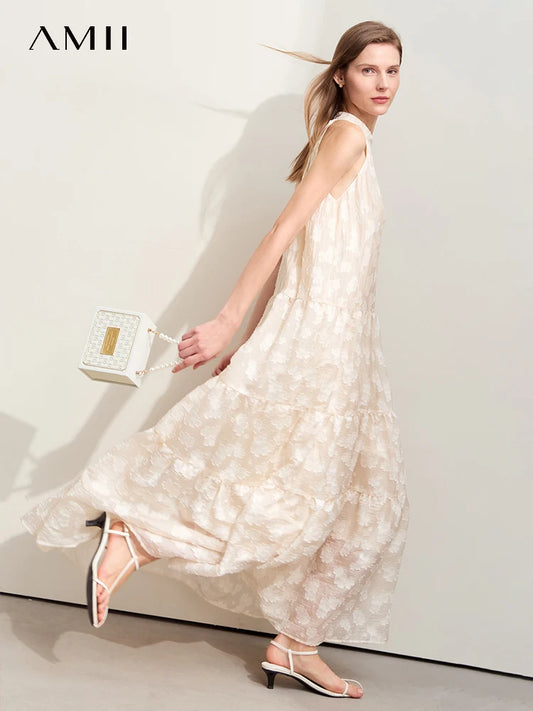 Minimalistisches Damen-Sommerkleid mit Reverskragen, leicht elastischen überschnittenen Ärmeln und Hohldesign in mittlerer Länge.