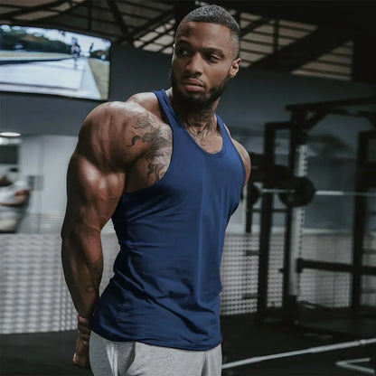 Ärmelloses Herren-Sommer-Top für Sport und Fitness mit breiten Schultern – vielseitiges Unterziehshirt