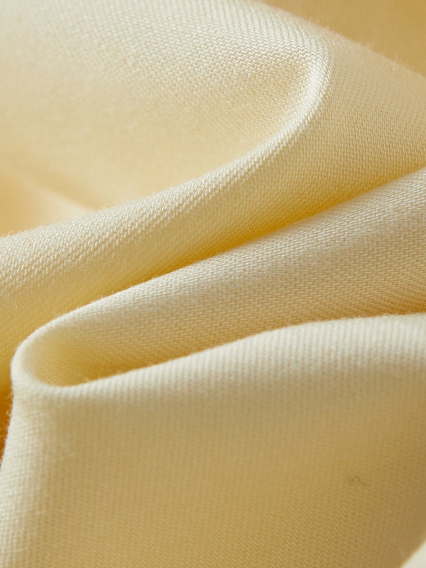 Kurzärmeliges Patchwork-T-Shirt mit Kontrastfarben und Karomuster – modischer Allrounder für den Sommer.