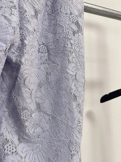 Schulterfreies ärmelloses Damenkleid mit 3D-Blumen und Patchwork-Design – figurbetont und modisch mit Reißverschluss.