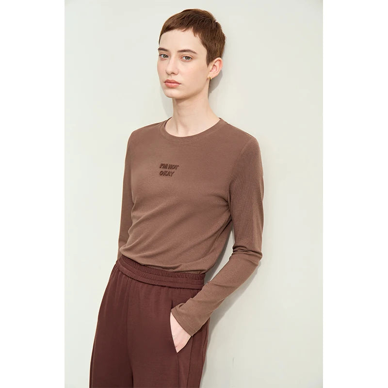 Damen T-Shirt mit minimalistischem Design und gesticktem Brief für den Herbst