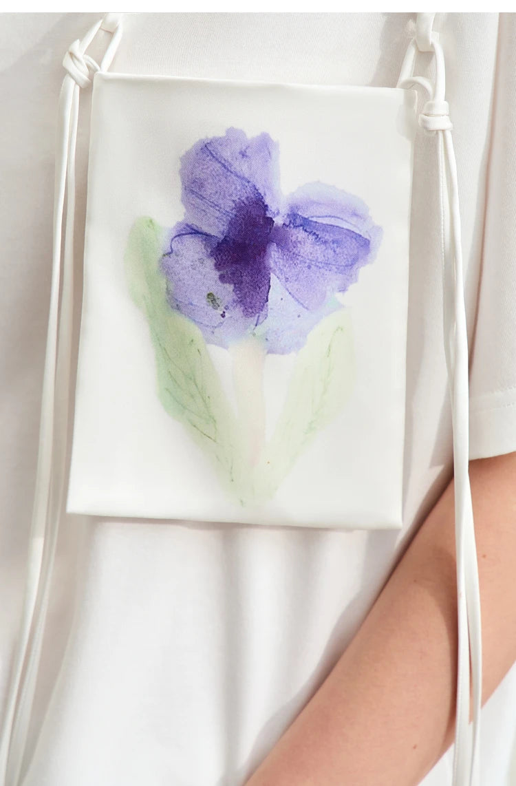 Damen T-Shirt im Minimalismus-Stil mit Taschen und elastischem O-Neck