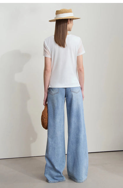 Damen T-Shirt im minimalistischen Sommerstil mit Rundhalsausschnitt und figurformendem Schnitt