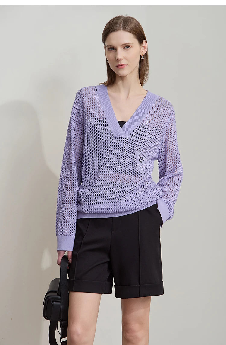 Lila Strickpullover mit V-Ausschnitt und langen Ärmeln, locker und figurbetont