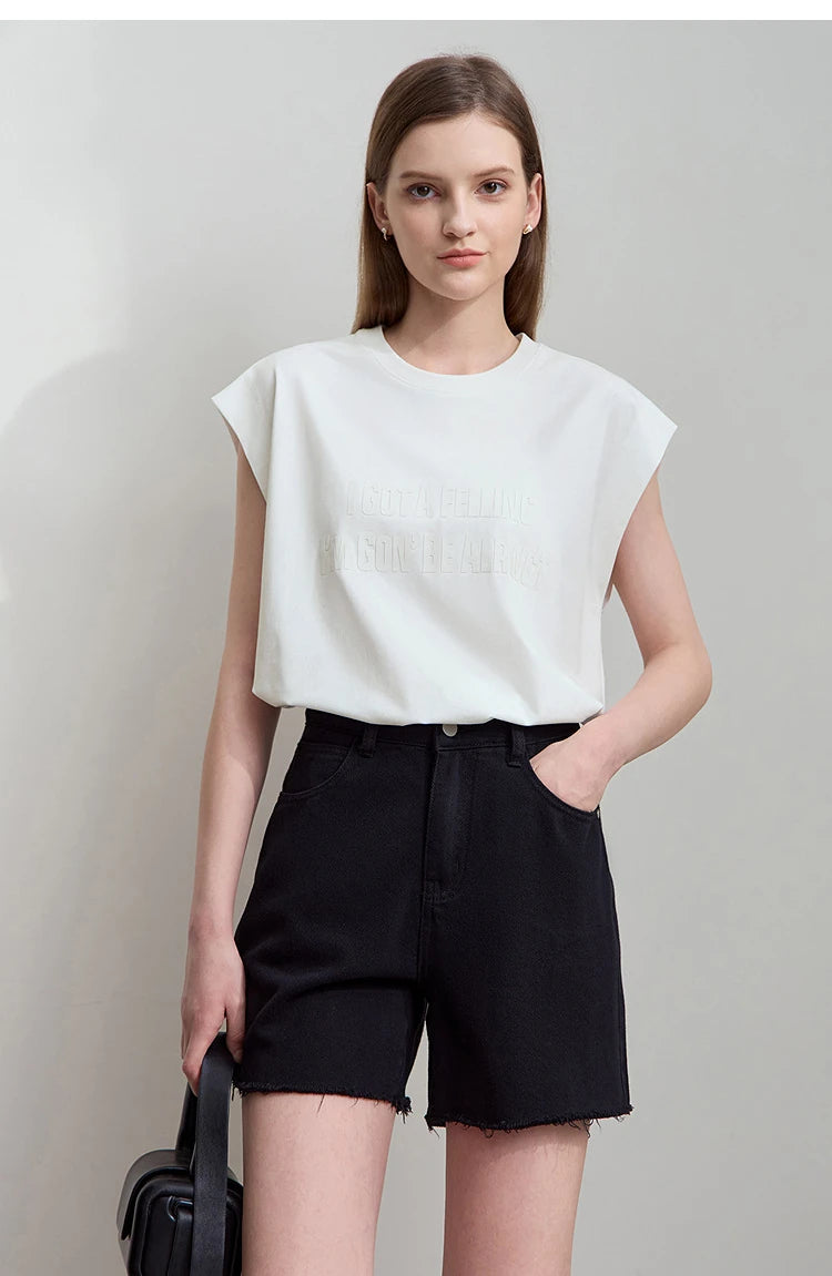 Damen T-Shirt aus Baumwolle mit lässigem O-Ausschnitt und breiten Schultern