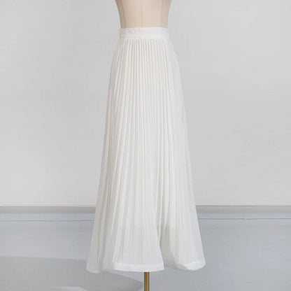 Elegantes Damenkleid mit Rundhalsausschnitt, halblangen Ärmeln und Spitzen-Patchwork-Design – figurbetont und stilvoll.