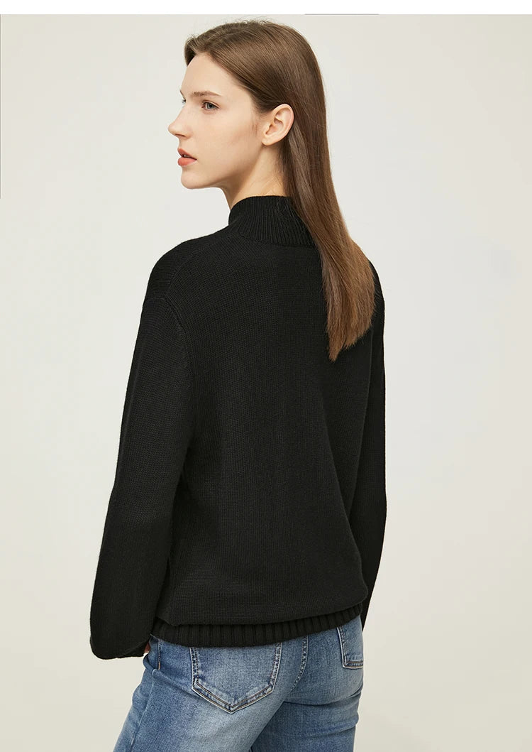 Damen-Pullover mit Stehkragen, schwarz; glattes Strickbild, gerippter Saum hinten sichtbar