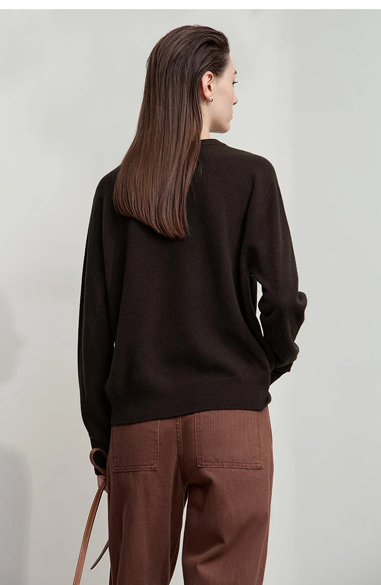 Damenpullover, schwarzer Pullover mit Rundhalsausschnitt, Rückansicht mit langen Ärmeln
