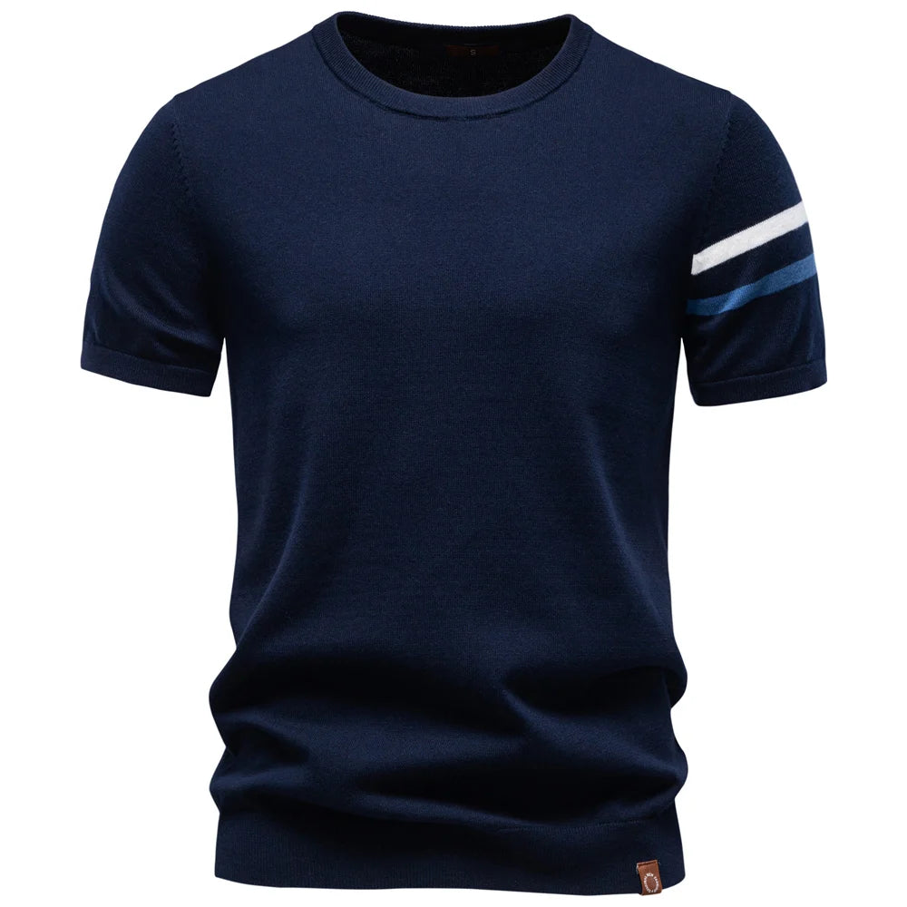 Herren T-Shirt dunkelblau mit kurzem Ärmel, rundem Halsausschnitt und Ärmelstreifen