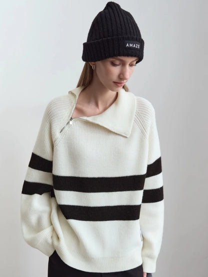 Damen-Pullover mit hohem Kragen, Creme mit schwarz-weißen Streifen und geripptem Saum