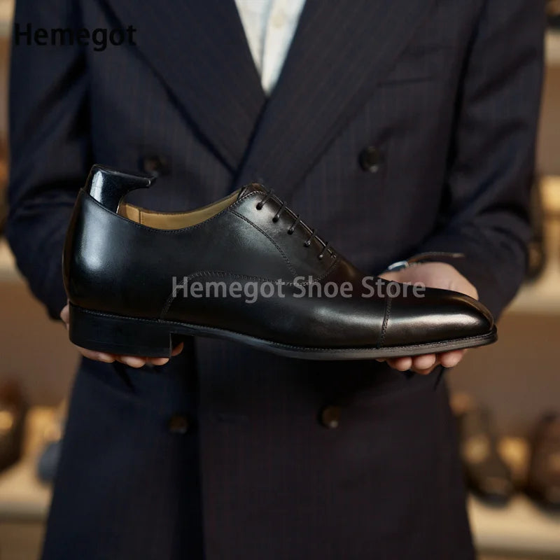 Herren-Oxford-Schnürschuh aus Leder, schwarz glänzend, mit abgesetzter Sohle