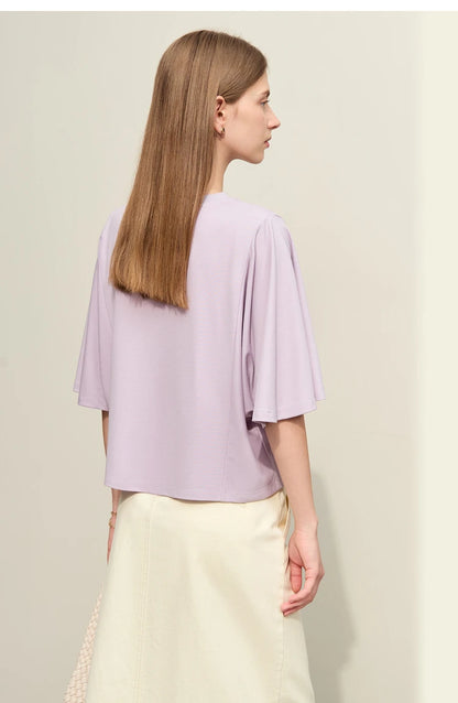 Damen T-Shirt mit elastischen Flare-Ärmeln und Perlen-Stickerei im minimalistischen Stil