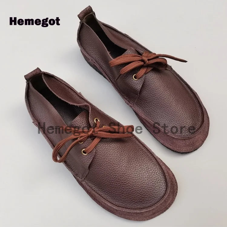 Herren-Schnürschuhe aus Leder, braun, runde Spitze, mit orangefarbenen Schnürsenkeln