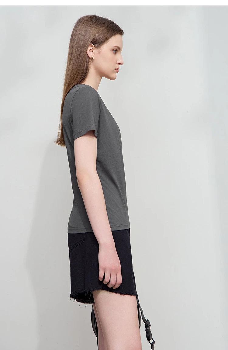 Damen T-Shirt im minimalistischem Stil mit V-Ausschnitt und Plissee-Details