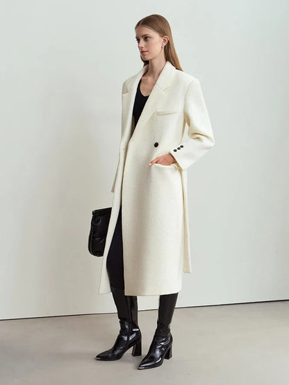 Damen Wolljacke mit Anzugkragen und Gürtel für den Winter 2024