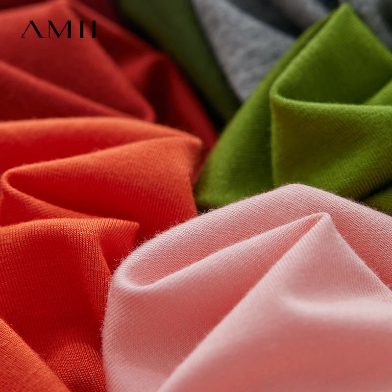 Damen T-Shirt im minimalistischen Casual-Stil mit V-Ausschnitt und kurzen Ärmeln