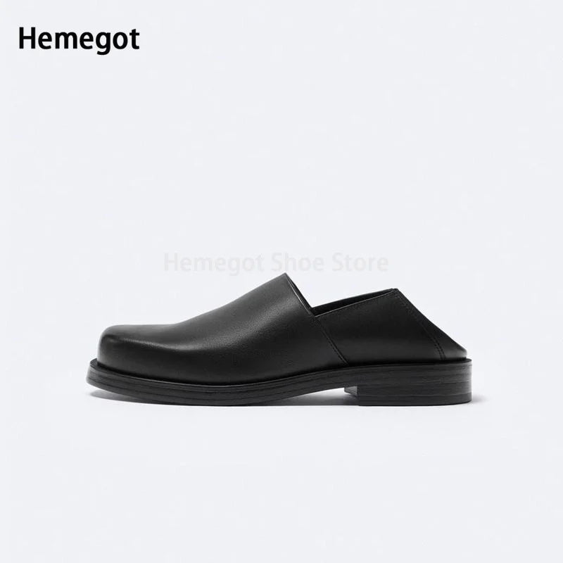 Schwarzer Herren-Slipper-Loafer mit breitem Einstieg und flacher Laufsohle
