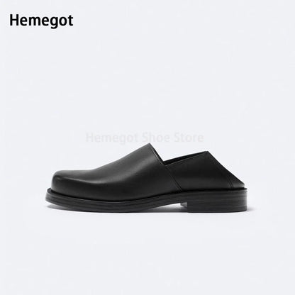 Schwarzer Herren-Slipper-Loafer mit breitem Einstieg und flacher Laufsohle