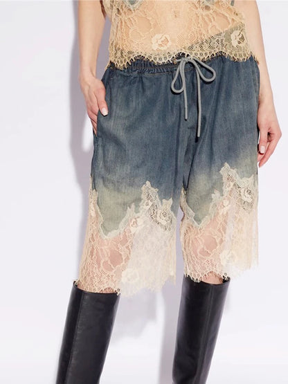 Ärmelloses Damen-Midikleid mit Rundhalsausschnitt und Patchwork-Falten im Colorblock-Design – figurbetont und stilvoll.