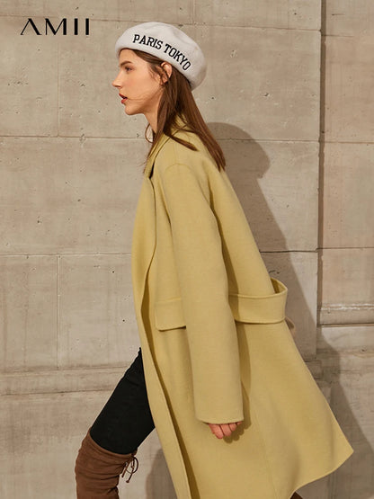 Damen Wintermantel im minimalistischen Stil mit doppelter Woll-Oberfläche