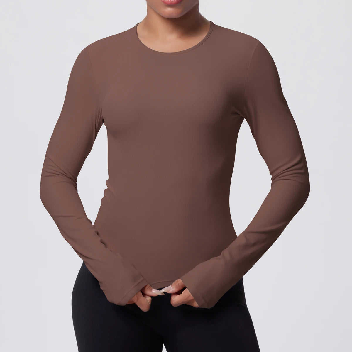Schlankes Langarmshirt in Braun mit Rundhalsausschnitt