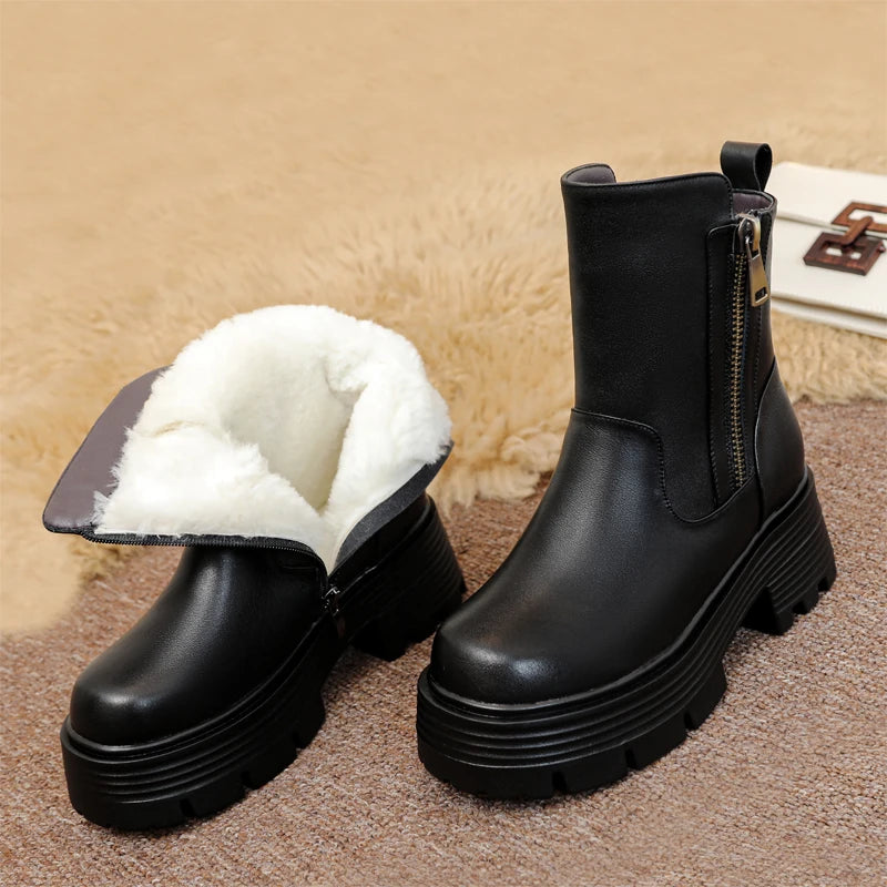 Schwarze Damenstiefelette mit Reißverschluss und warmem Wollfutter am Schaft