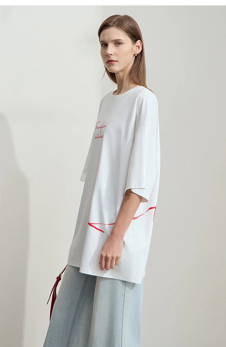 Damen T-Shirt aus ultraloch Stretch-Baumwolle mit Buchstaben-Bowknot-Aufdruck