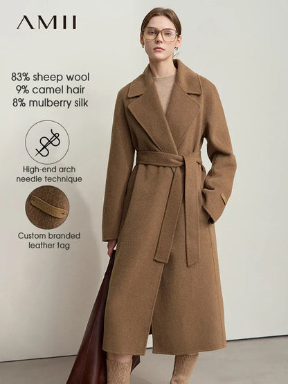 Damen Wollmantel mit Reverskragen und Raglanärmeln im minimalistischen Stil