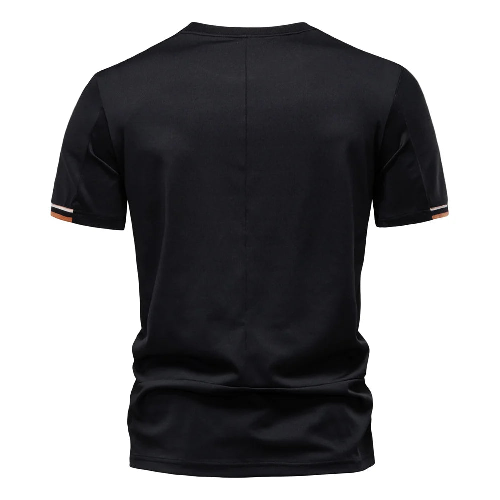 Schwarzes Herren-T-Shirt mit Rundhalsausschnitt, Rückansicht mit Seitennähten
