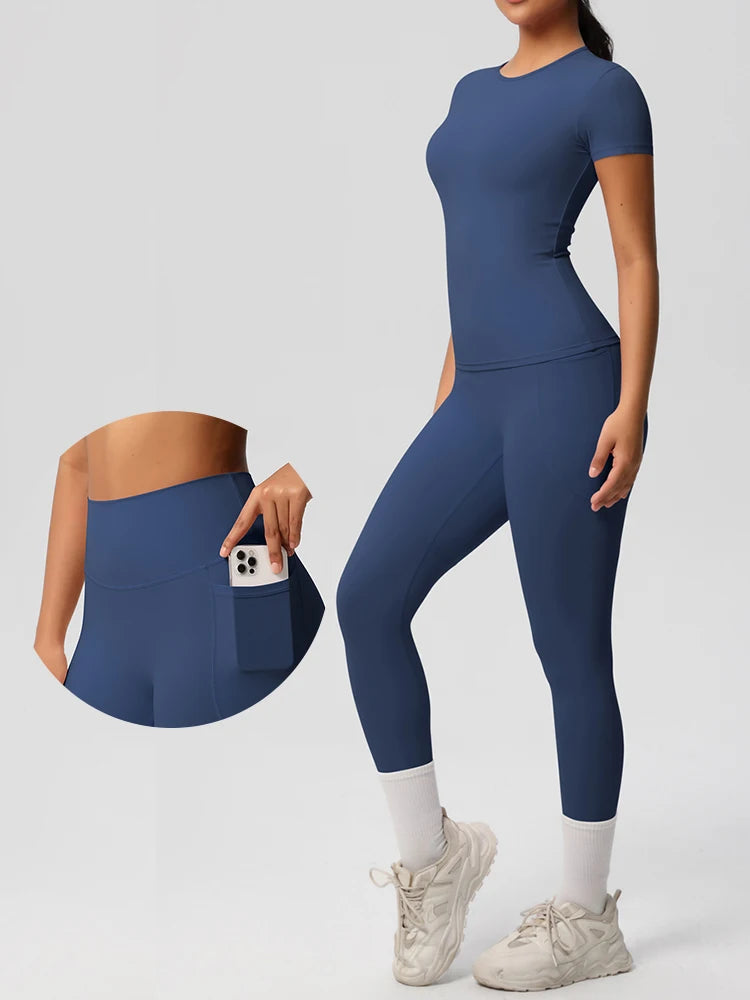 Damen-Yogaanzug (2-teilig) in Dunkelblau: Slim-Fit T-Shirt und Leggings