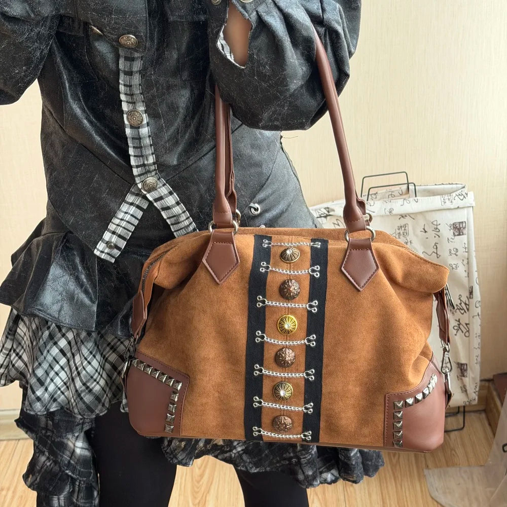 Damen-Tasche Umwandelbare Schultertasche im Boho Western Stil mit Nieten und Kettenakzenten