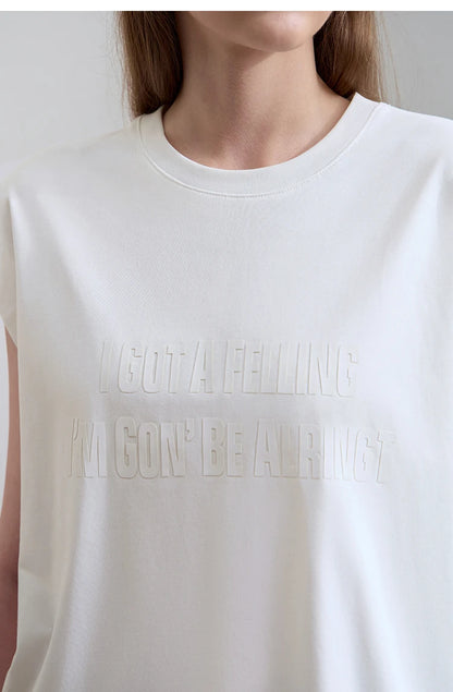 Damen T-Shirt aus Baumwolle mit lässigem O-Ausschnitt und breiten Schultern