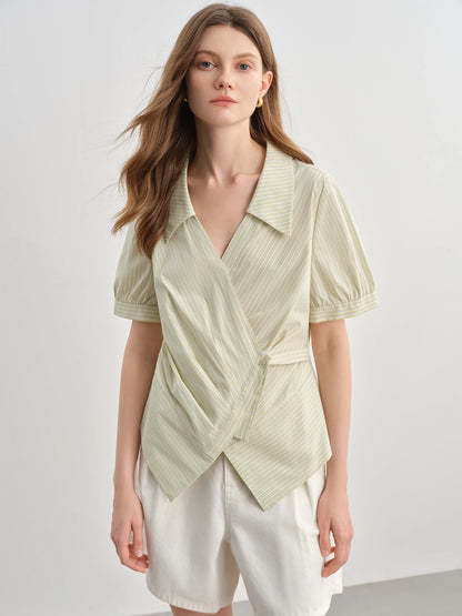 Kurvenbetonende Damen Wickelbluse mit V-Ausschnitt – Luftiges Sommer-Design mit Streifen für Büro & Freizeit