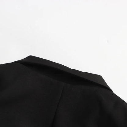 Elegantes Damenkleid mit Rundhalsausschnitt, langen Ärmeln und Patchwork-Design in lockerer Passform.