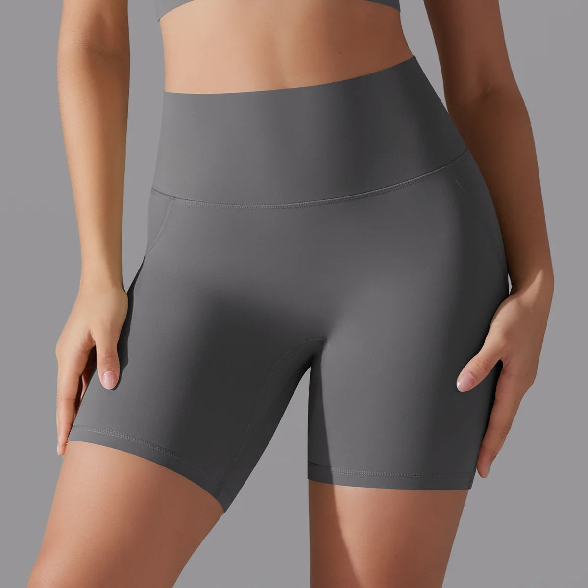 Hamidou Sport-BH: dunkelgraue Sportshorts mit breitem Bund und Nahtlinie