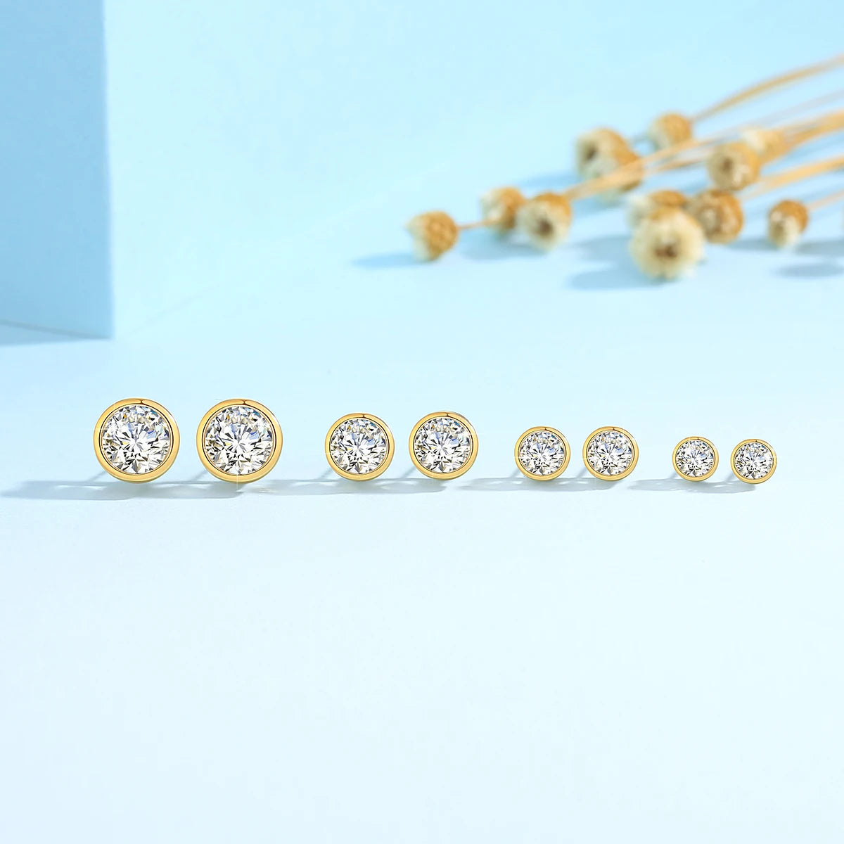 Damen-Ohrstecker aus 18K Gelbgold mit Moissanit Hochglanz Elegant für Hochzeit und Alltag