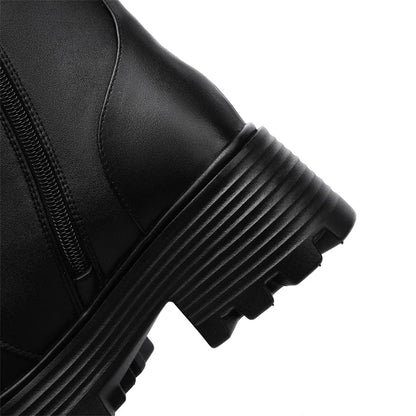 Schwarze Stiefelette mit Profilsohle und geripptem Absatz-Design am Knöchelbereich