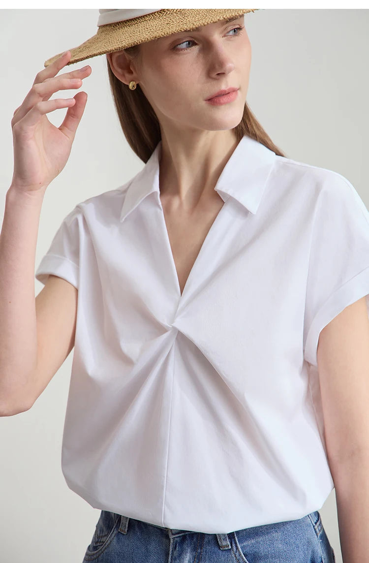 Damen Bluse im minimalistischen französischen Stil mit umlegekragen und gedrehten Falten