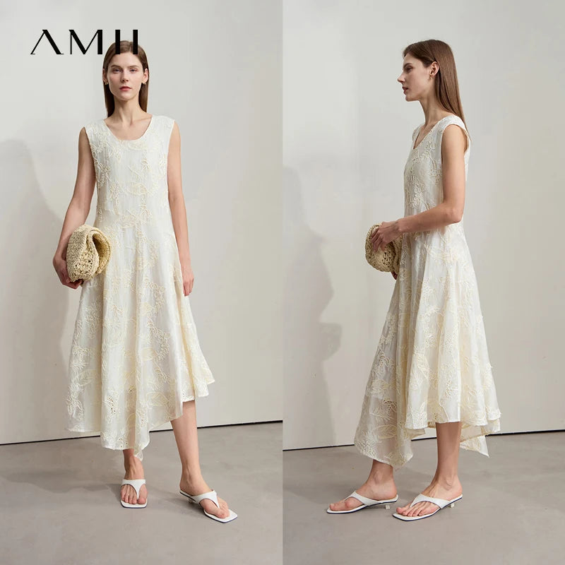 Beiges Midi-Kleid ohne Ärmel mit floralem Stickmuster, Rundhalsausschnitt und A-Linie